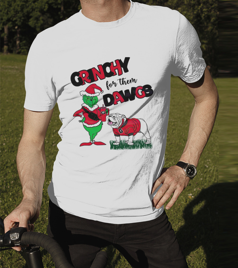 Grinchy For Them Dawgs Georgia Bulldogs Football Christmas Grinch Holding Drink And Bulldog Wearing Red T-Shirt