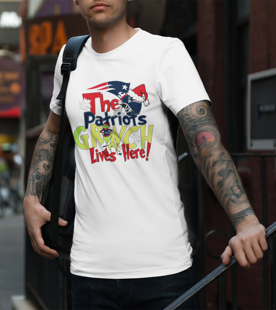 The New England Patriots Grinch Lives Here Christmas Santa Hat T-Shirt