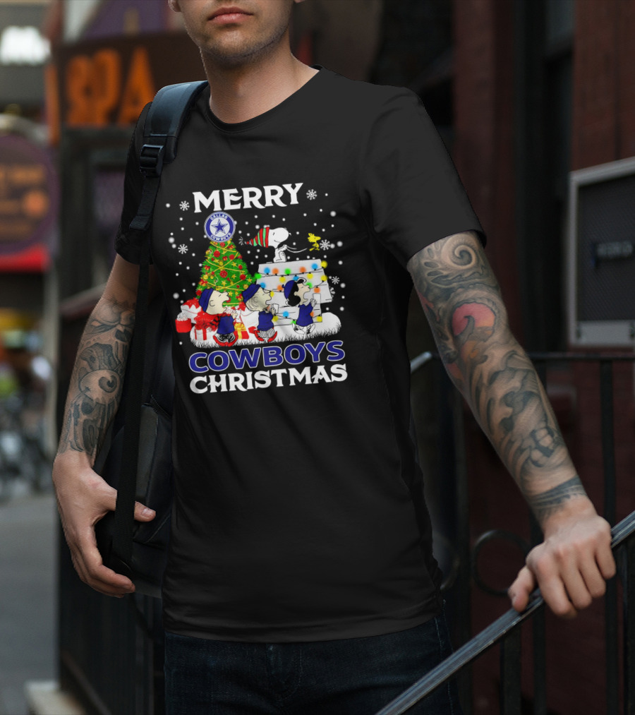 Merry Dallas Cowboys Peanuts Characters Christmas T-Shirt
