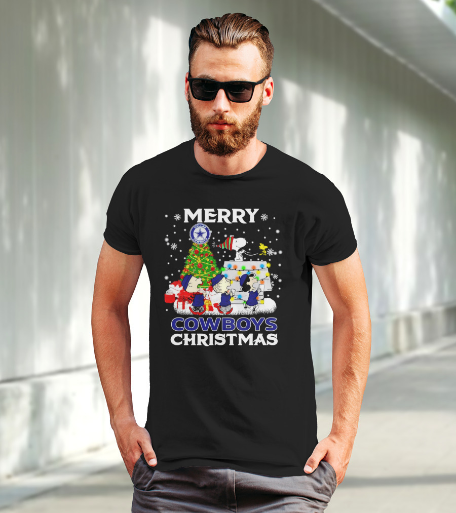 Merry Dallas Cowboys Peanuts Characters Christmas T-Shirt