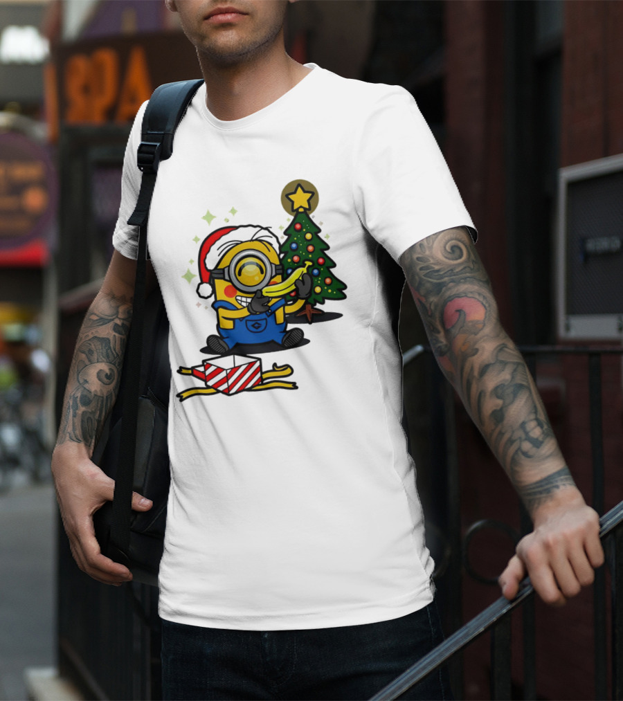Minion Santa Hat With Banana Christmas Tree And Gift Box T-Shirt