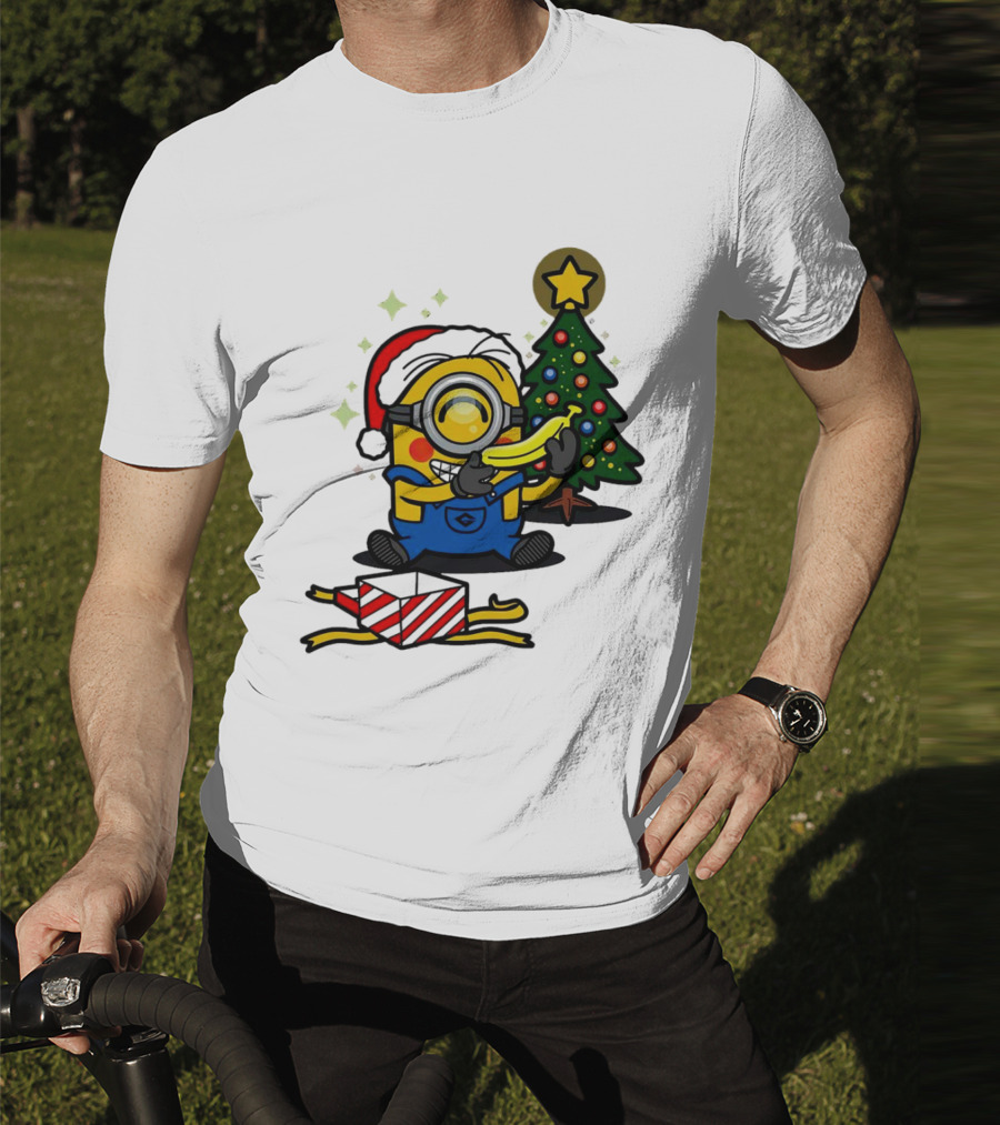 Minion Santa Hat With Banana Christmas Tree And Gift Box T-Shirt