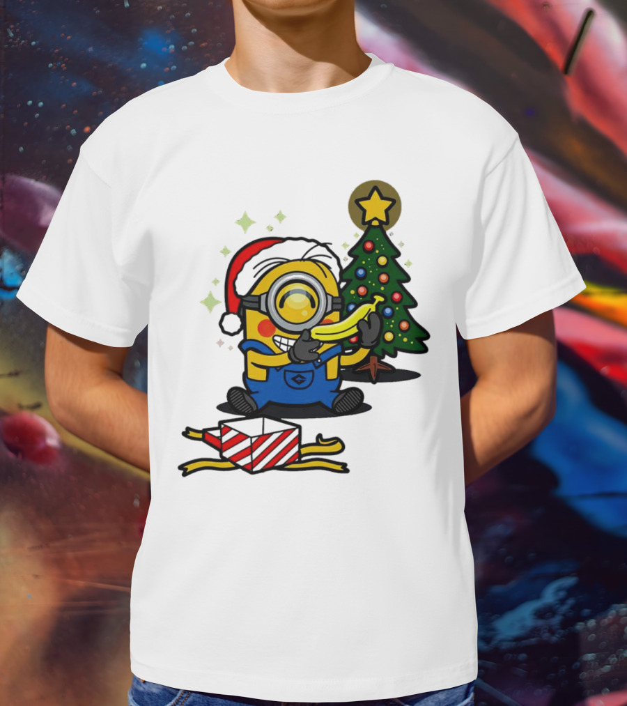 Minion Santa Hat With Banana Christmas Tree And Gift Box T-Shirt