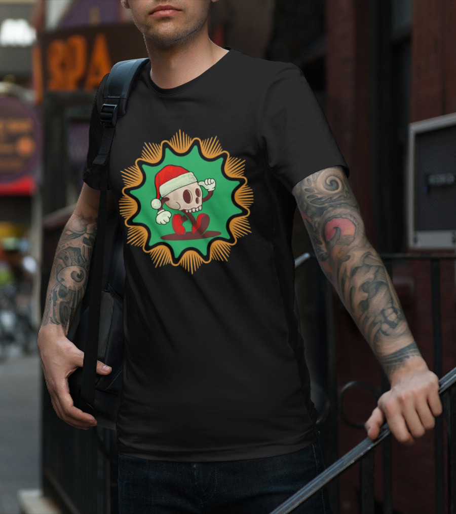 Skull Santa In Vintage Christmas Hat Badge T-Shirt