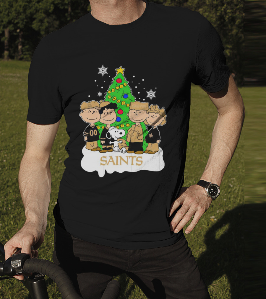 Peanuts Christmas New Orleans Saints Characters With Tree T-Shirt