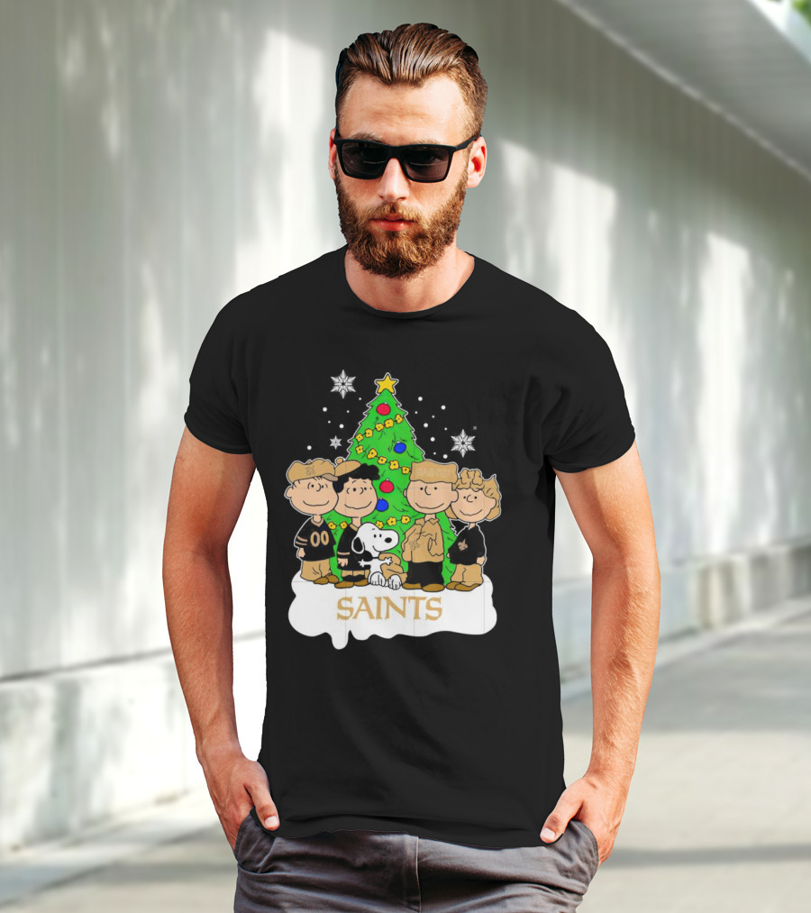 Peanuts Christmas New Orleans Saints Characters With Tree T-Shirt