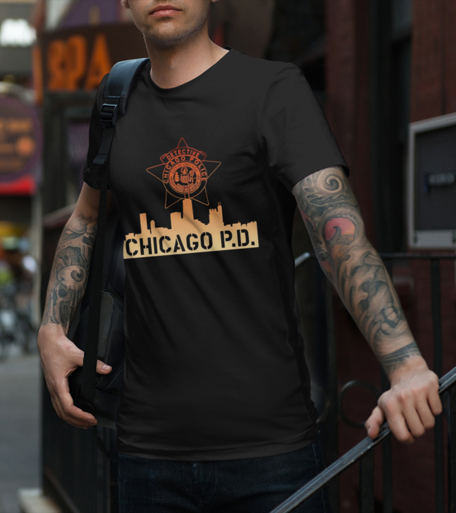 Chicago P.D. Detective Chicago Police Badge And City Skyline T-Shirt