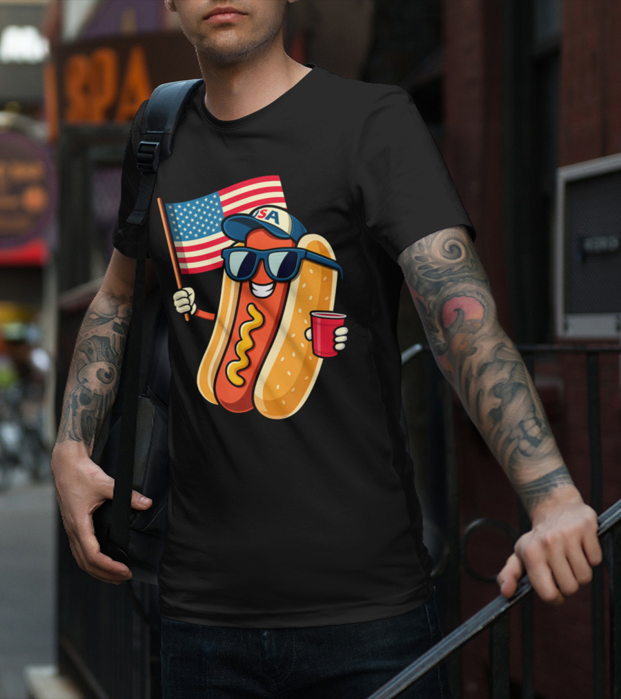 Fourth Of July USA Hotdog With American Flag And Sunglasses T-Shirt