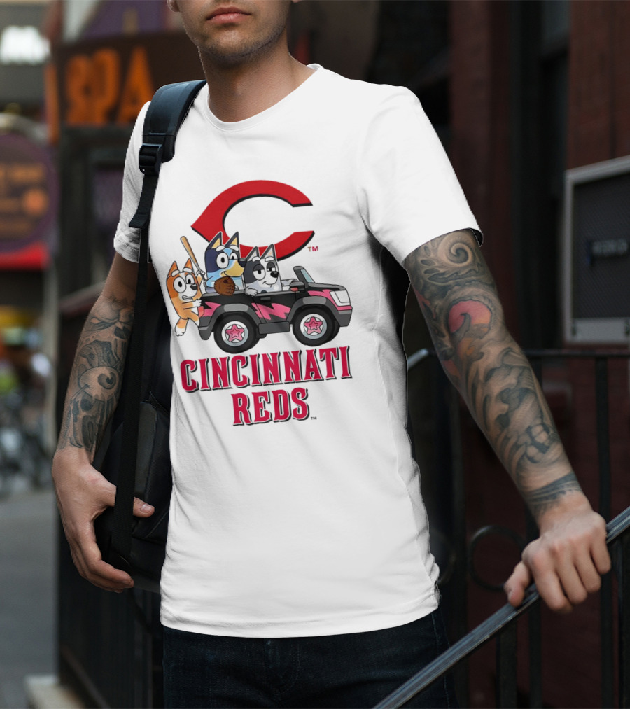 Cincinnati Reds Bandit Chilli Aunt Trixie Heeler Jeep T-Shirt