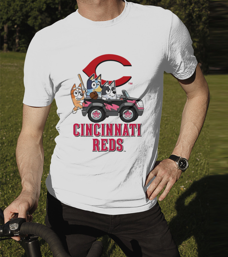 Cincinnati Reds Bandit Chilli Aunt Trixie Heeler Jeep T-Shirt