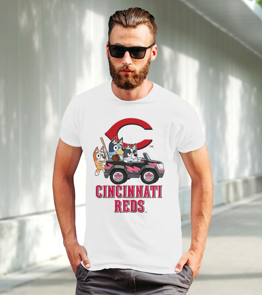 Cincinnati Reds Bandit Chilli Aunt Trixie Heeler Jeep T-Shirt
