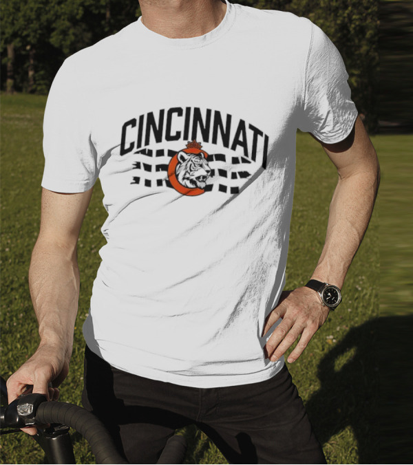 Cincinnati Bengals Tiger With Orange Leaf And Waving Stripes T-Shirt