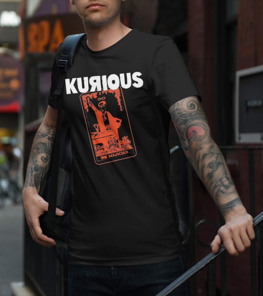 Kurious Gasdrawls The Majician Tarot Card T-Shirt