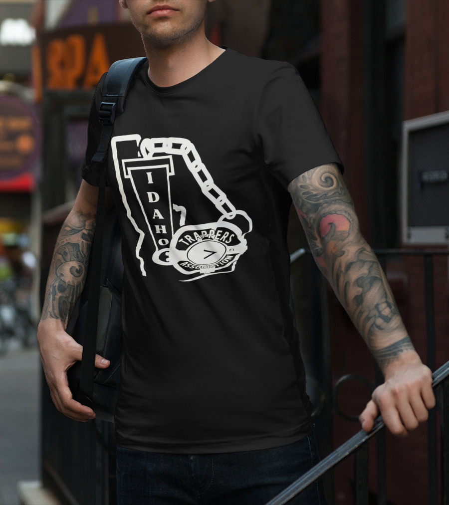 Idaho Trappers Association Logo With Trapper Symbol And Chain T-Shirt