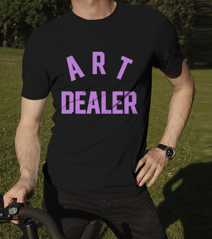 ART DEALER Classic Bold Typography T-Shirt