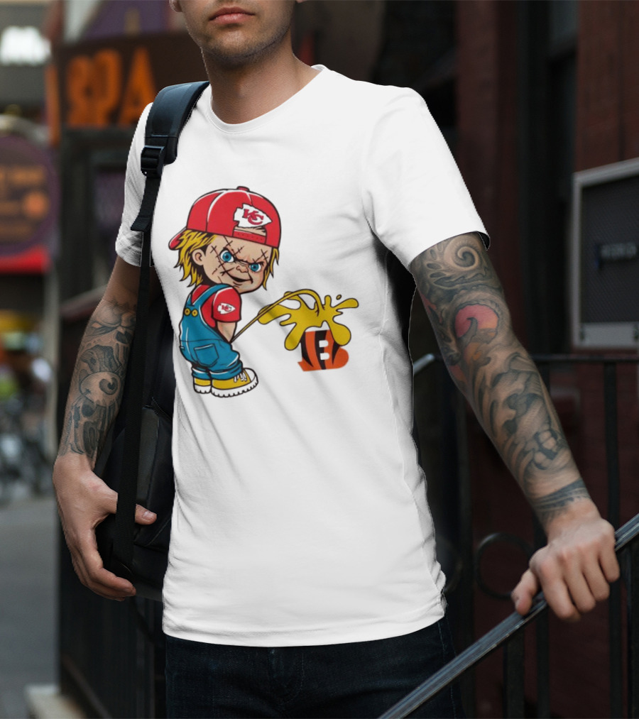 Kansas City Chiefs Chucky Pissing On Cincinnati Bengals T-Shirt