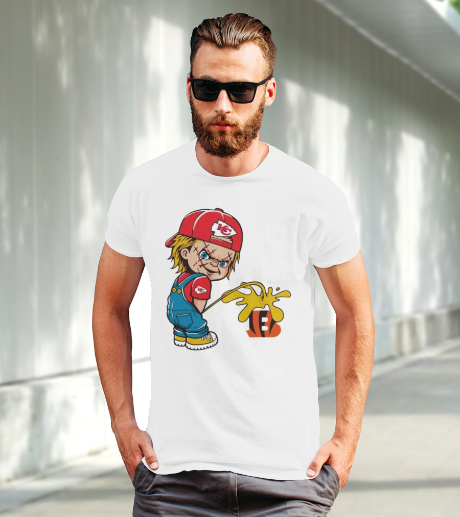 Kansas City Chiefs Chucky Pissing On Cincinnati Bengals T-Shirt