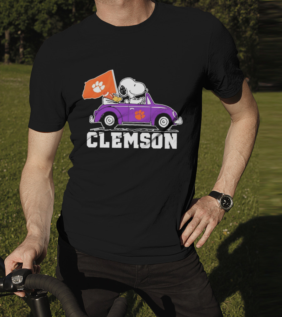 Snoopy And Woodstock In Purple Car With Clemson Flag T-Shirt
