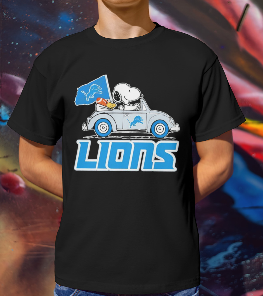 Snoopy And Woodstock In Car With Detroit Lions Flag T-Shirt