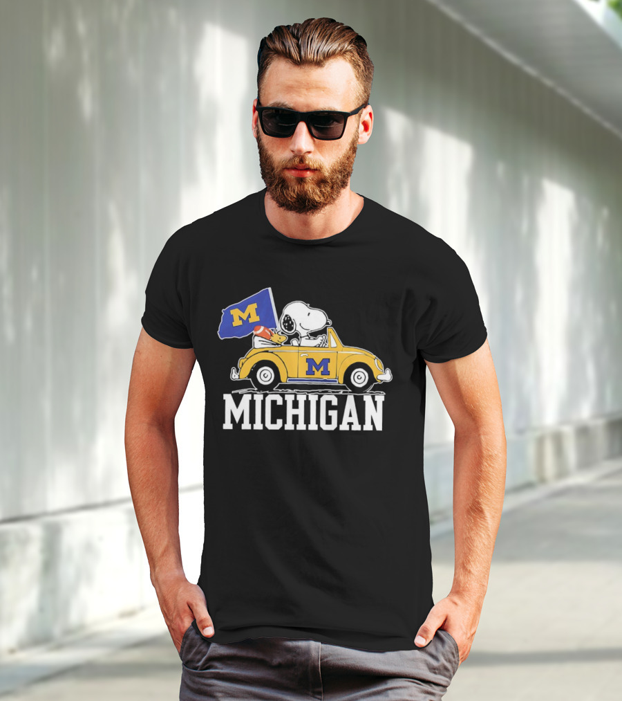 Snoopy And Woodstock Driving Car With Michigan Wolverines Flag T-Shirt