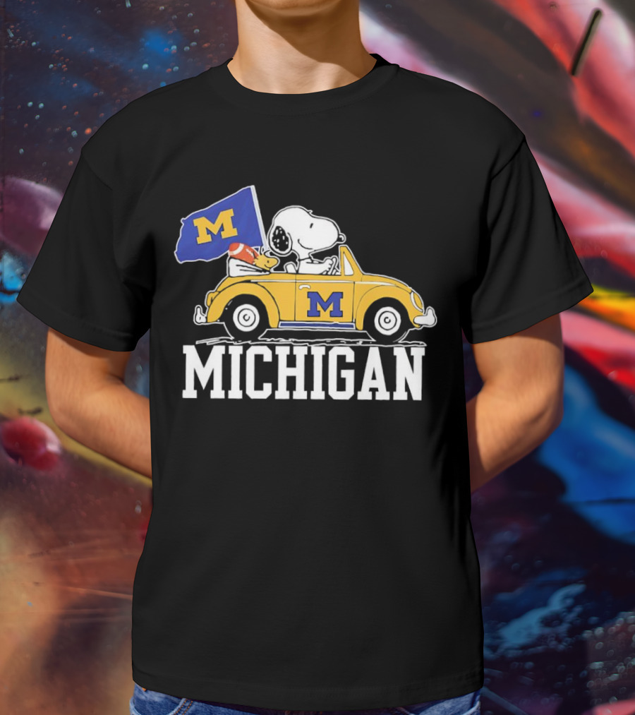 Snoopy And Woodstock Driving Car With Michigan Wolverines Flag T-Shirt