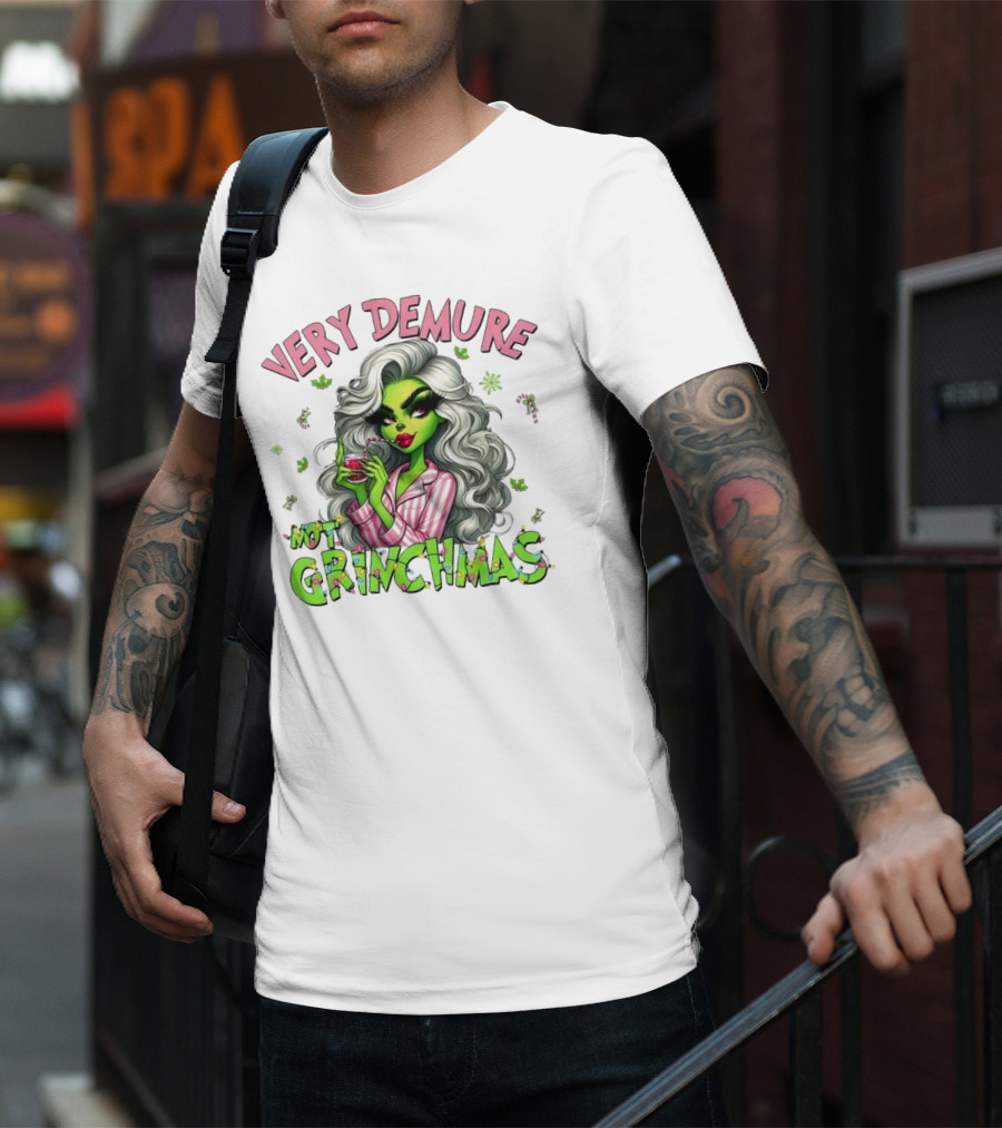 Very Demure Not Grinchmas Christmas Grinch Girl T-Shirt