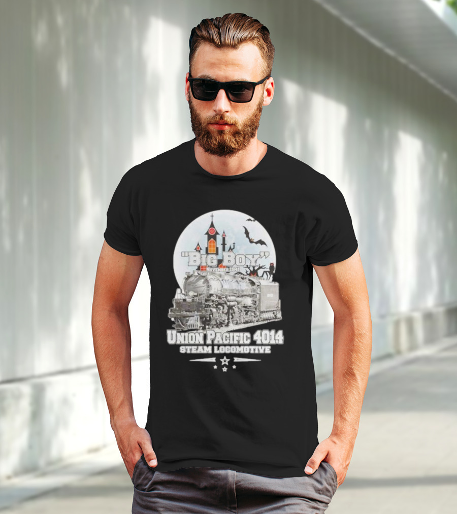Big Boy Union Pacific 4014 Steam Locomotive November 1941 Haunted Castle And Bats T-Shirt