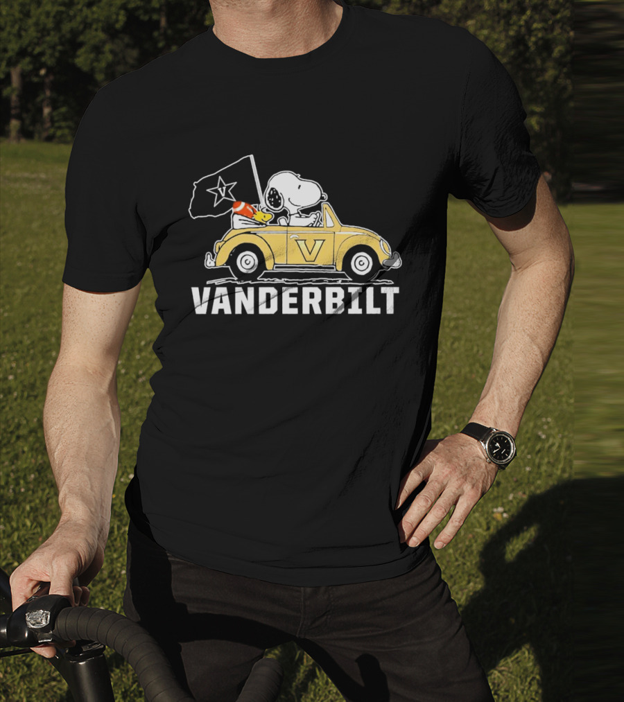 Snoopy And Woodstock Vanderbilt Commodores Driving Car T-Shirt