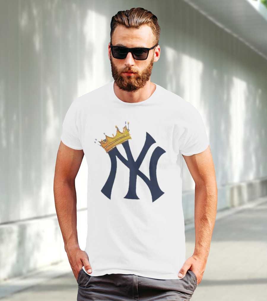 New York Yankees Logo With Crowned King Emblem T-Shirt