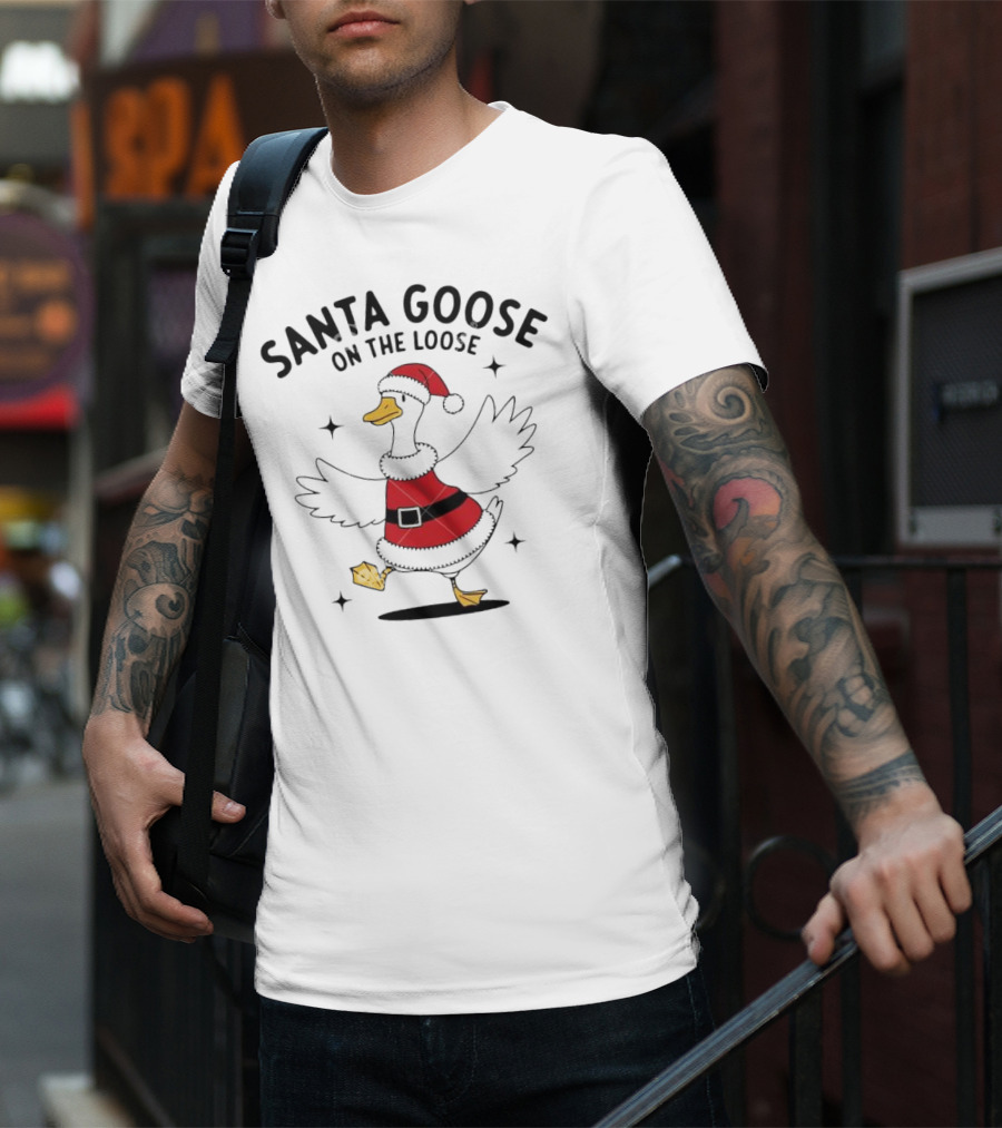 Santa Goose On The Loose Christmas Festive Holiday Fun T-Shirt