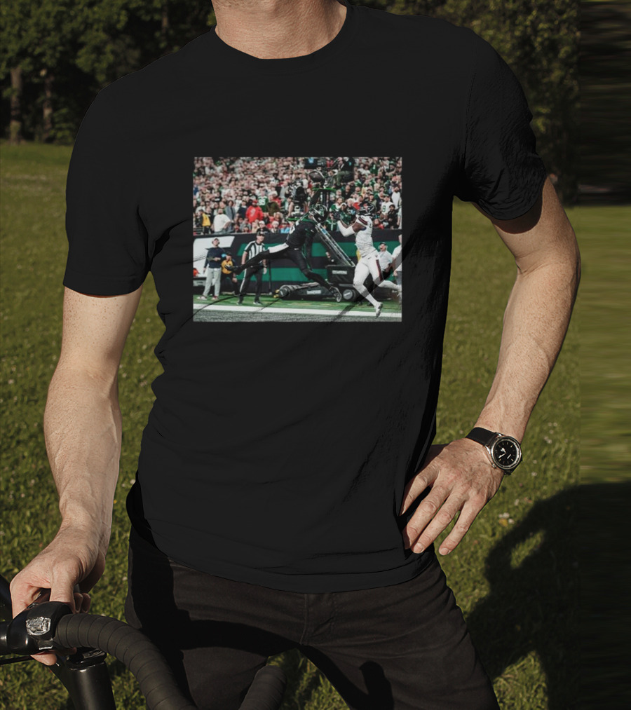 Garrett Wilson One-Handed Touchdown Catch Football Action T-Shirt