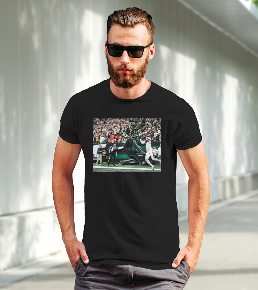 Garrett Wilson One-Handed Touchdown Catch Football Action T-Shirt