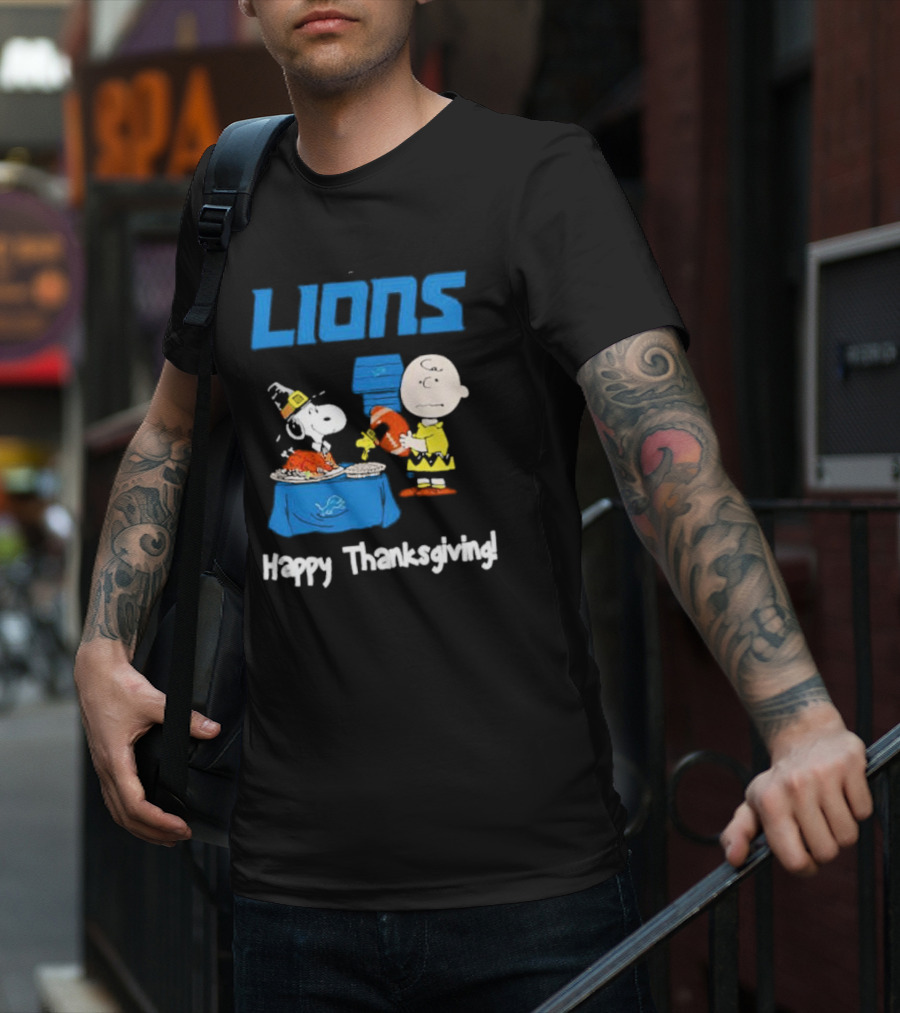 Lions Peanuts Charlie Brown Snoopy Happy Thanksgiving Football Feast T-Shirt