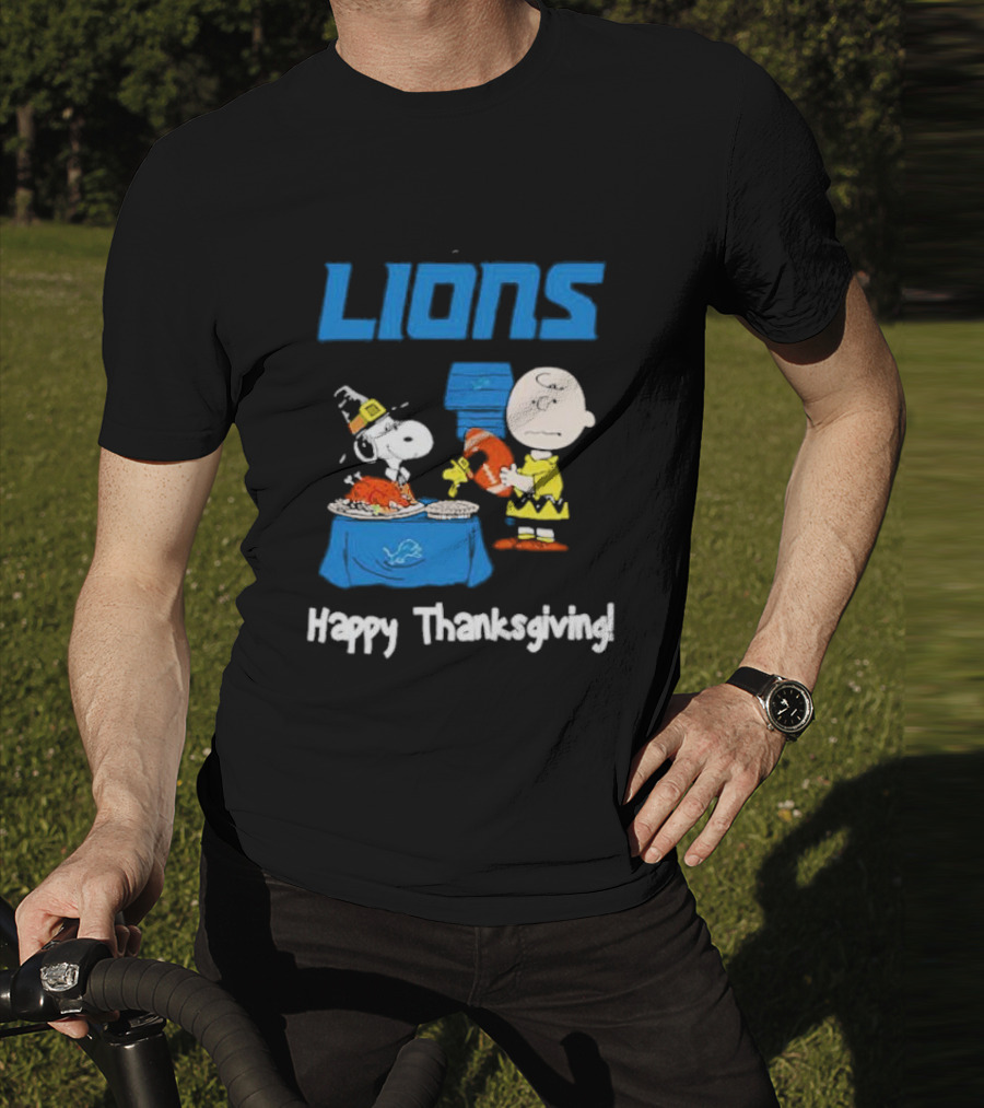 Lions Peanuts Charlie Brown Snoopy Happy Thanksgiving Football Feast T-Shirt