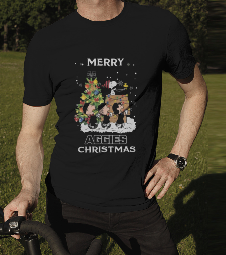 Merry Christmas Utah State Aggies Snoopy And Friends T-Shirt