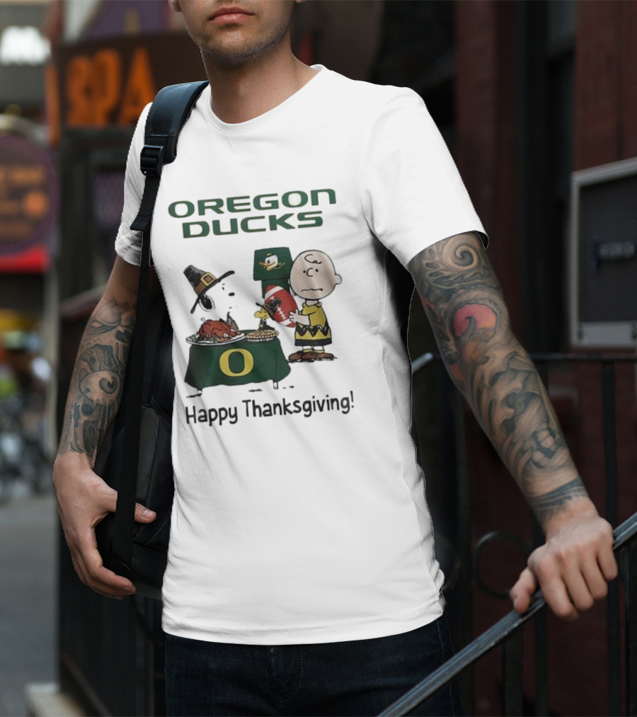 Oregon Ducks Peanuts Happy Thanksgiving Football T-Shirt