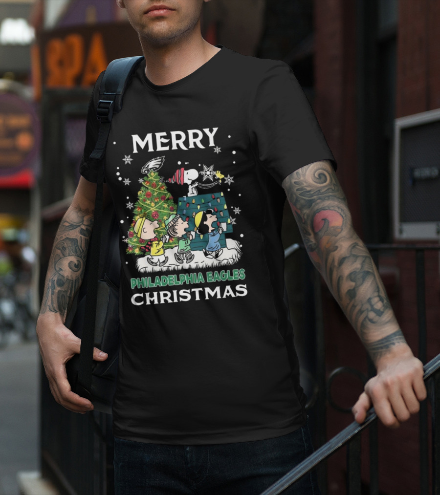 Merry Philadelphia Eagles Christmas Snoopy And Friends T-Shirt
