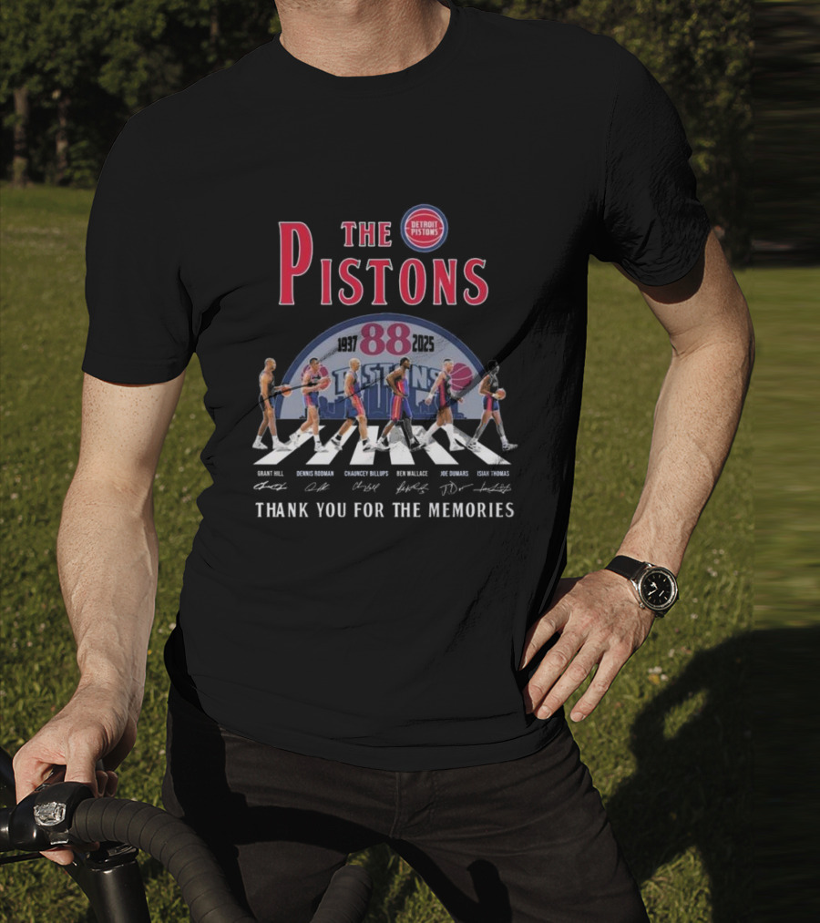 The Pistons 88 1937-2025 Thank You For The Memories Walking Signatures Grant Hill Dennis Rodman Chauncey Billups Ben Wallace Joe Dumars Isiah Thomas T-Shirt