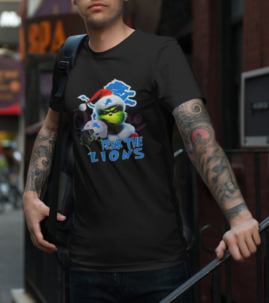 Santa Grinch Fear The Lions Detroit Lions T-Shirt