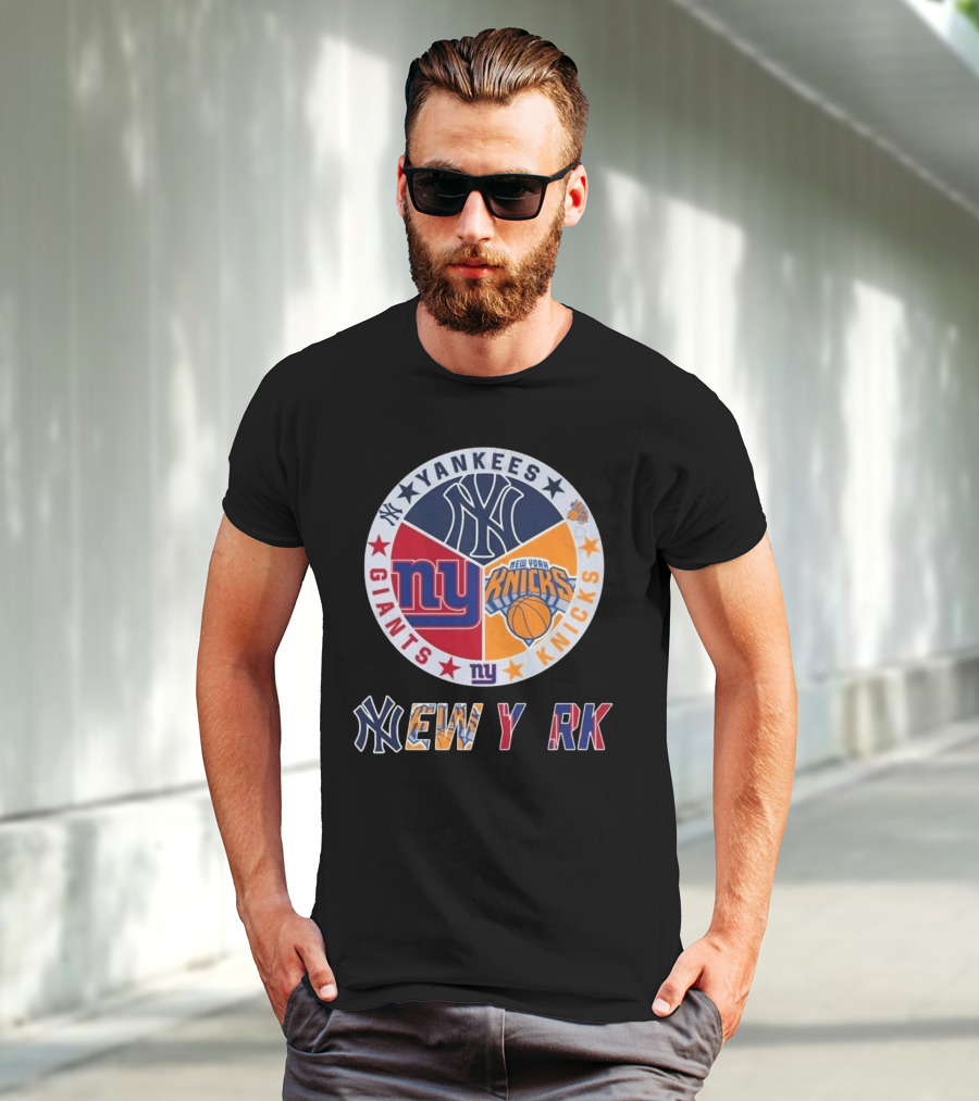 New York Yankees Giants Knicks Circle Yankees Giants Knicks New York T-Shirt