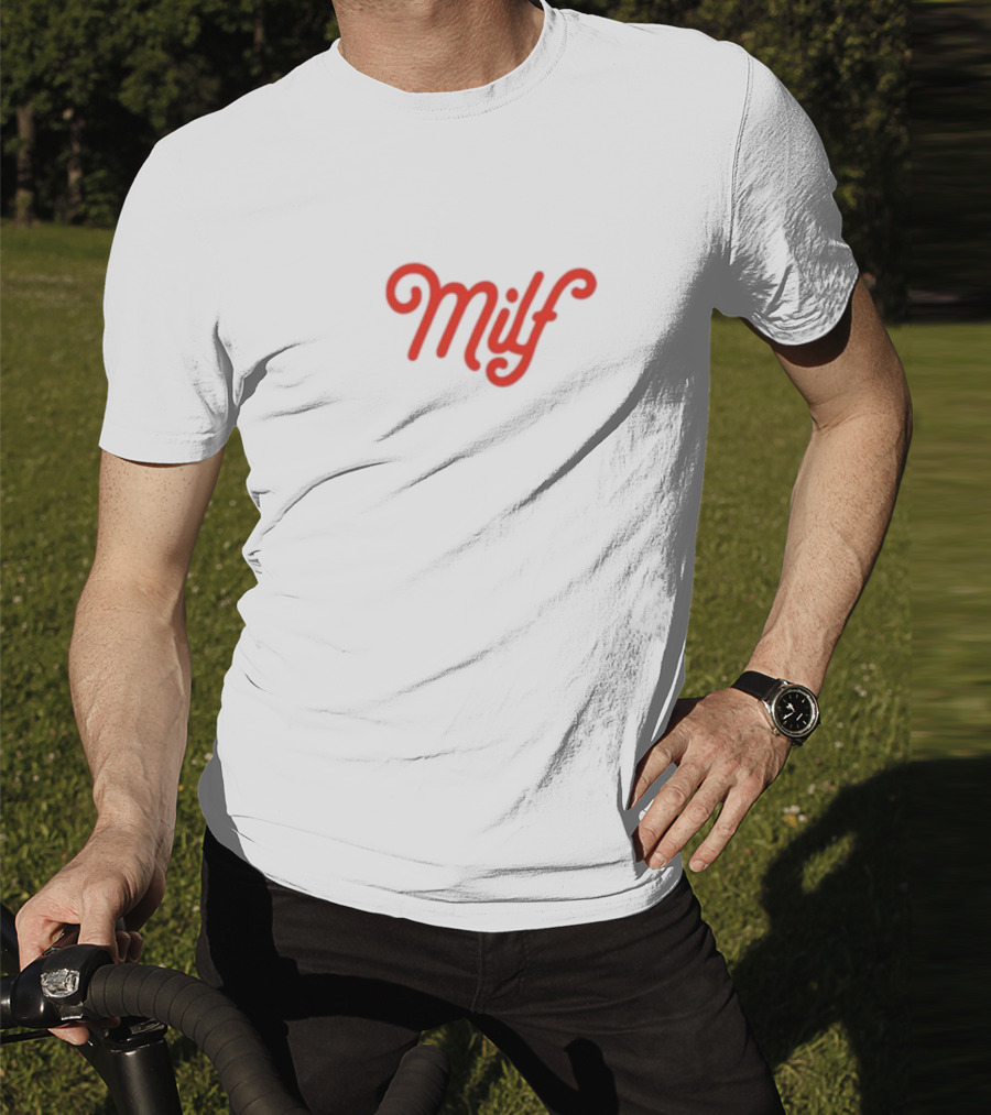 Elizabeth Bay Milf Retro Script Style T-Shirt