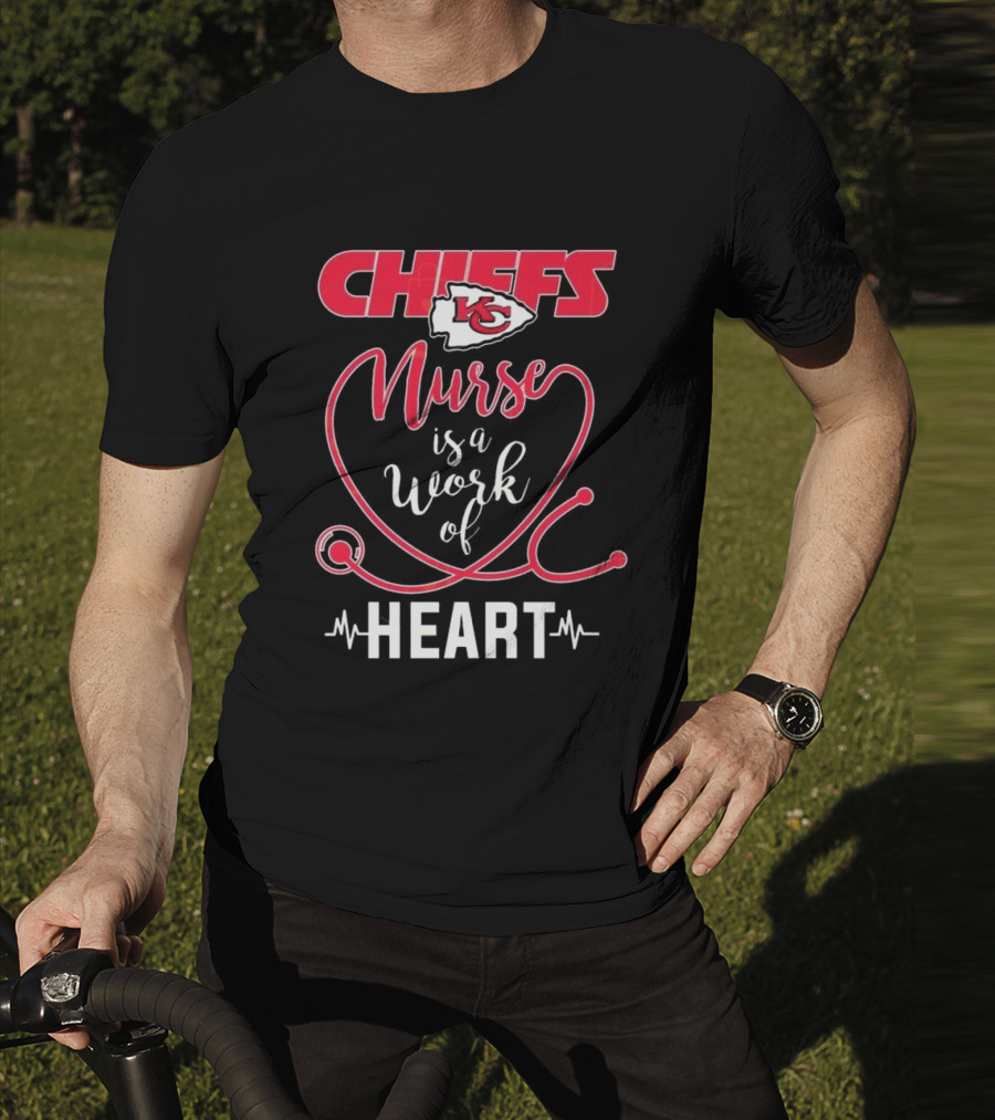 Kansas City Chiefs Nurse Is A Work Of Heart With Arrowhead Logo And Stethoscope Design T-Shirt