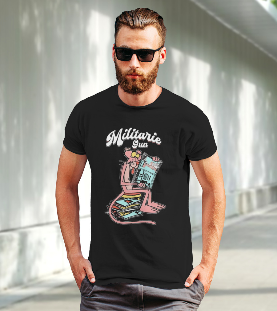 Militarie Gun Pink Panther Reading Comics T-Shirt