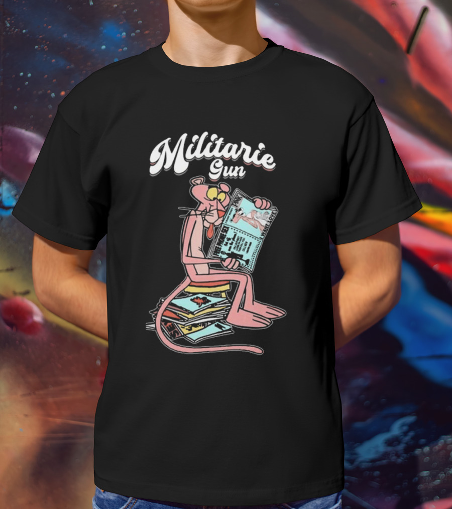 Militarie Gun Pink Panther Reading Comics T-Shirt