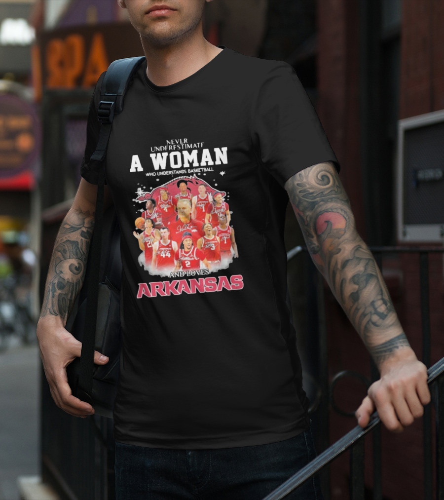 A Woman Who Understands Basketball Loves Arkansas Razorbacks Men's Team T-Shirt