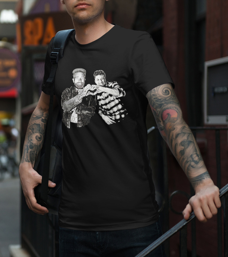 Nice Travis Kelce Hand Love Patrick Mahomes T-Shirt