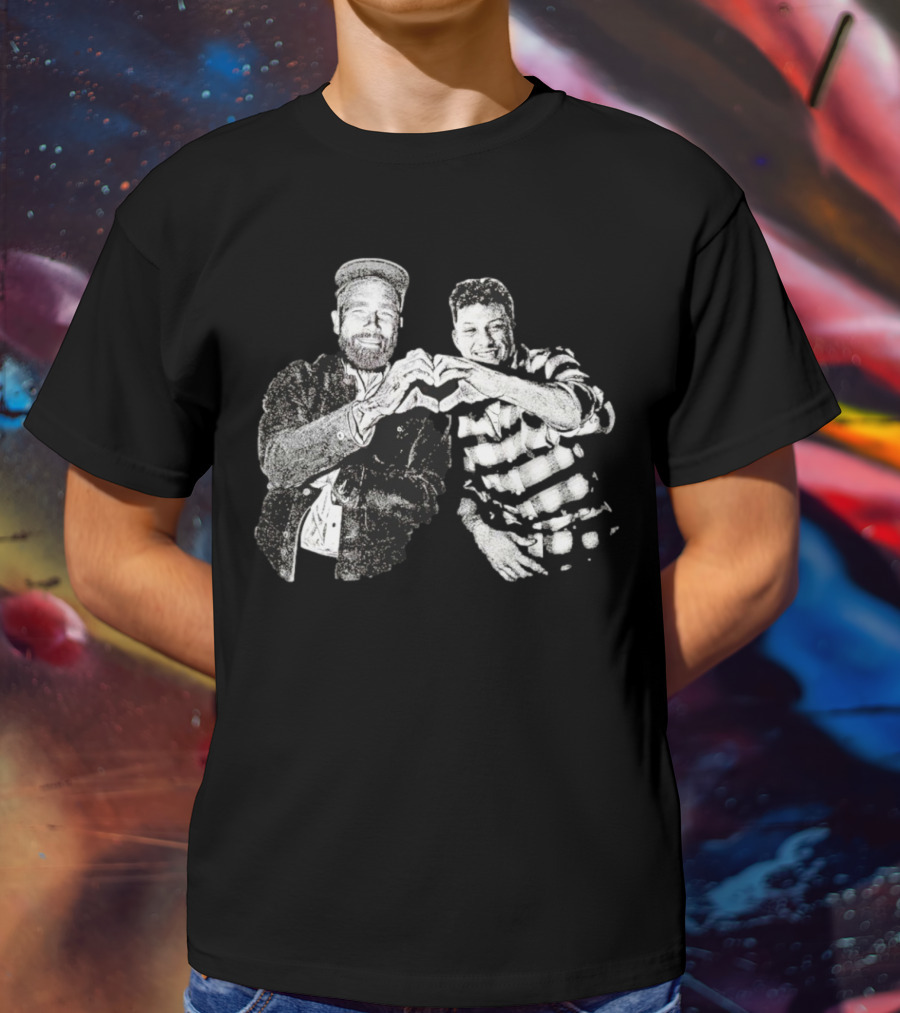 Nice Travis Kelce Hand Love Patrick Mahomes T-Shirt