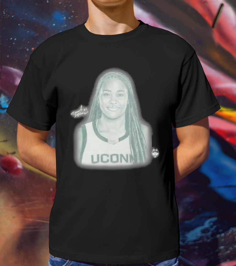 Sarah Strong UConn Huskies Signature Pencil Drawing T-Shirt