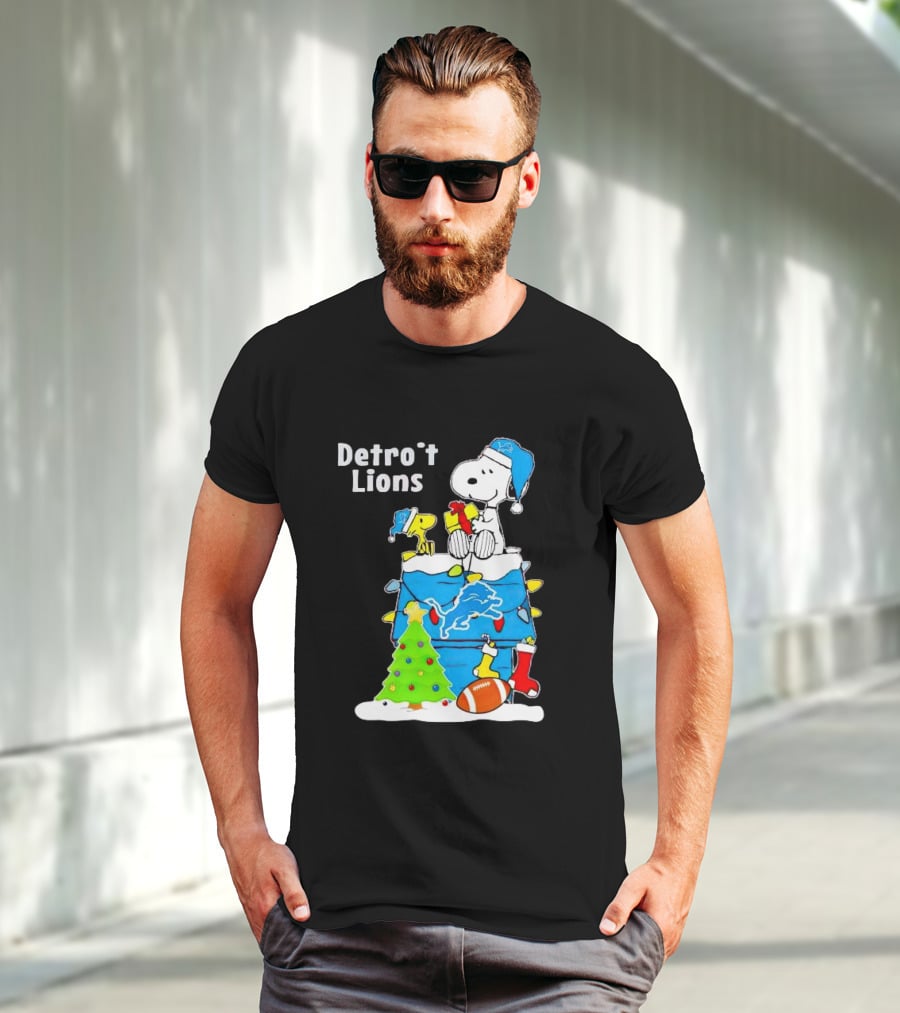 Snoopy And Woodstock Detroit Lions Christmas Igloo With Football And Tree T-Shirt