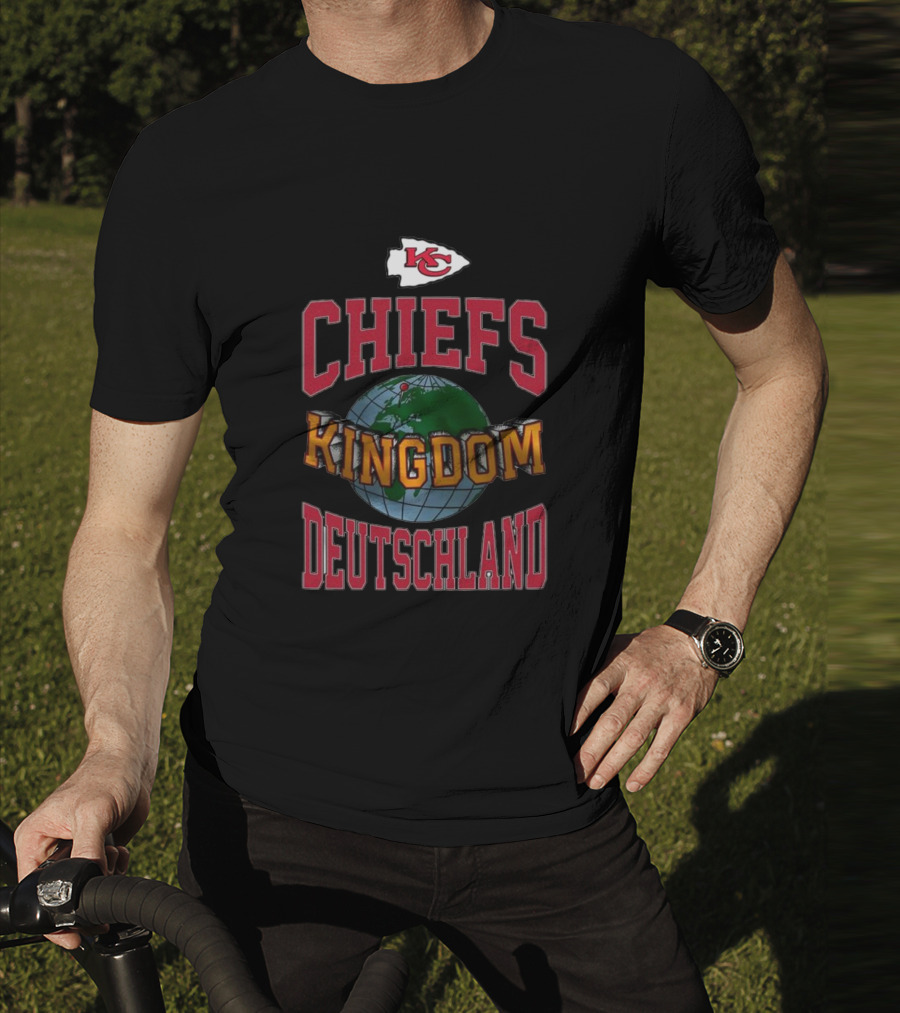 Chiefs Kingdom Deutschland With Kansas City Arrowhead Logo And Globe T-Shirt